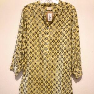 NWT cotton dress-shirt size XS yellow with embroidered detailsNWT cotton dress